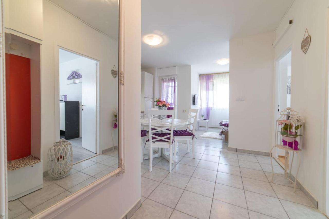 Strawberry Apartment Split Bagian luar foto