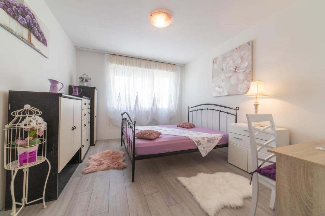 Strawberry Apartment Split Bagian luar foto