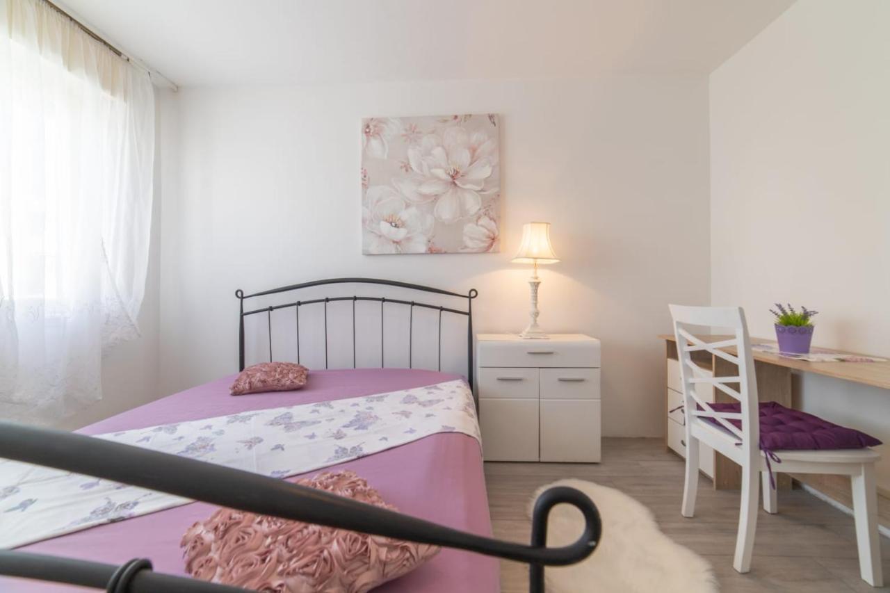 Strawberry Apartment Split Bagian luar foto