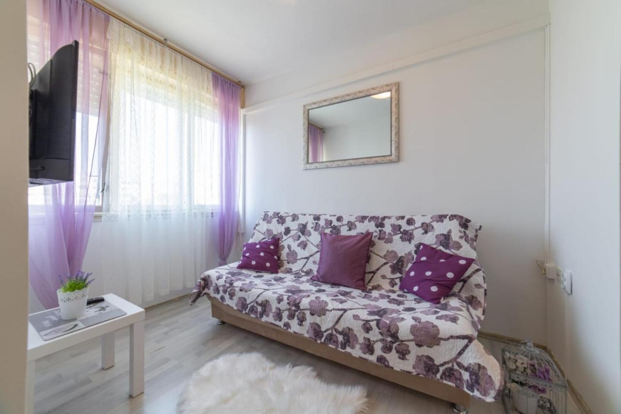 Strawberry Apartment Split Bagian luar foto
